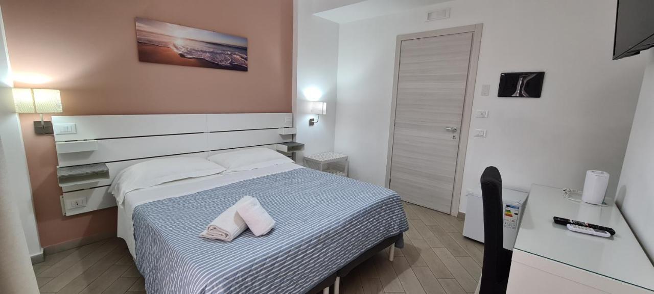 Belvedere Rent Rooms カンポフェリーチェ・ディ・ロッチェッラ エクステリア 写真