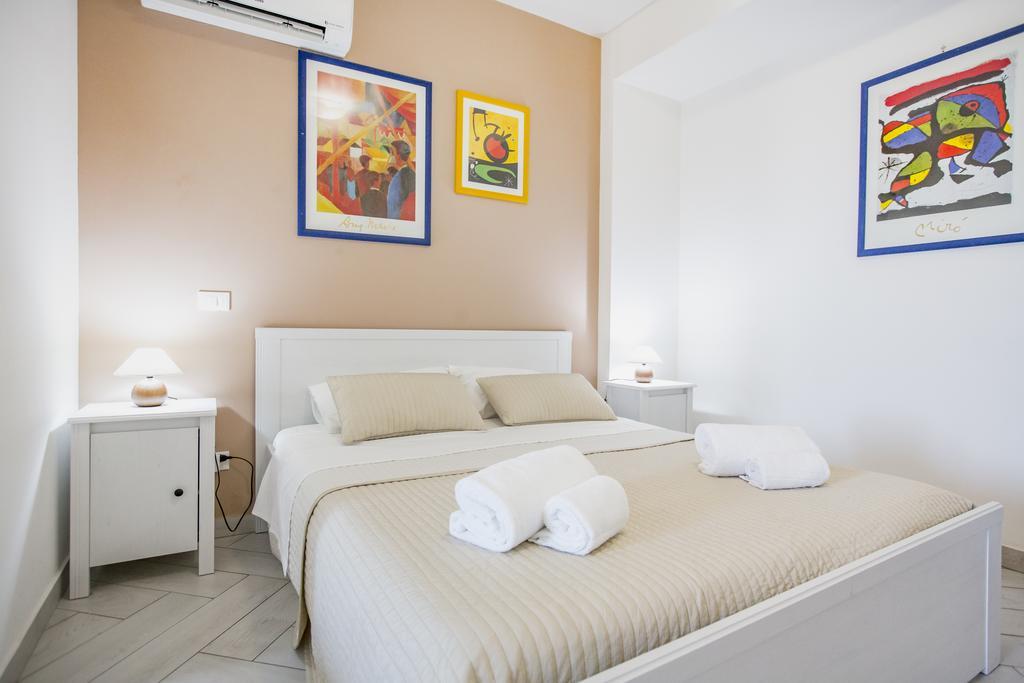 Belvedere Rent Rooms カンポフェリーチェ・ディ・ロッチェッラ エクステリア 写真