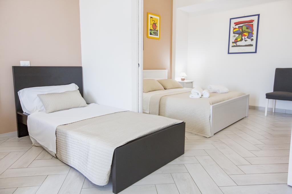 Belvedere Rent Rooms カンポフェリーチェ・ディ・ロッチェッラ エクステリア 写真