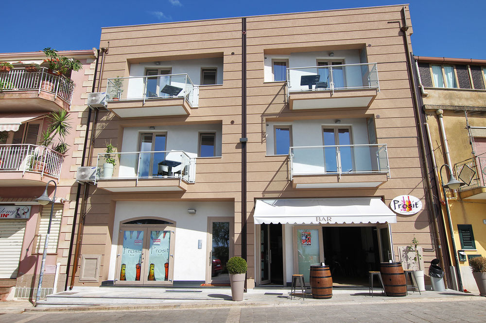 Belvedere Rent Rooms カンポフェリーチェ・ディ・ロッチェッラ エクステリア 写真