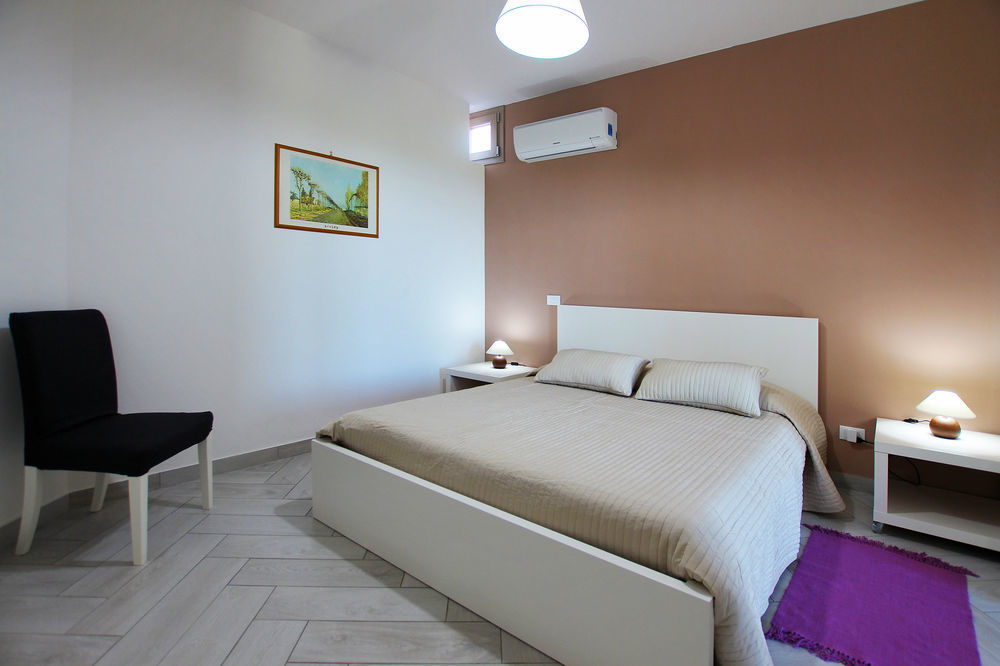 Belvedere Rent Rooms カンポフェリーチェ・ディ・ロッチェッラ エクステリア 写真