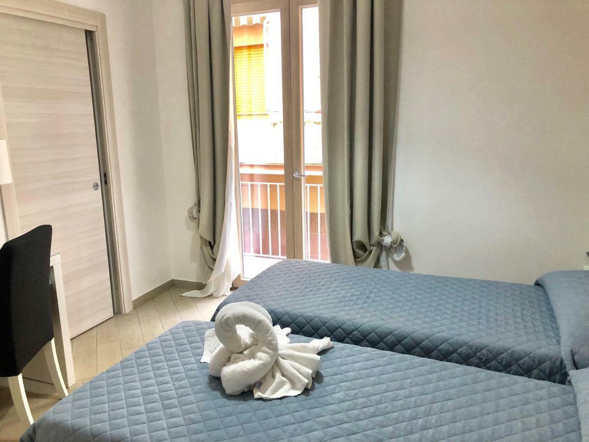 Belvedere Rent Rooms カンポフェリーチェ・ディ・ロッチェッラ エクステリア 写真